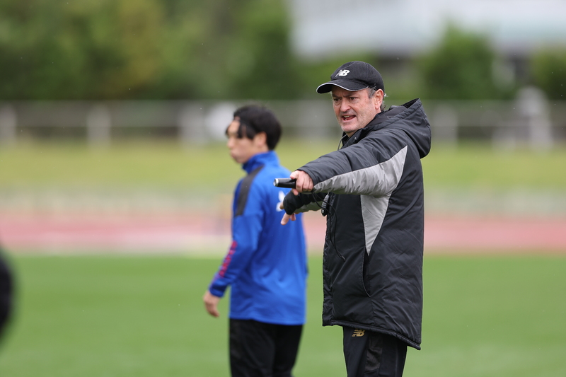 Web-Pressekonferenz mit Trainer Albert PUIG ORTONEDA am Tag vor dem Eröffnungsspiel